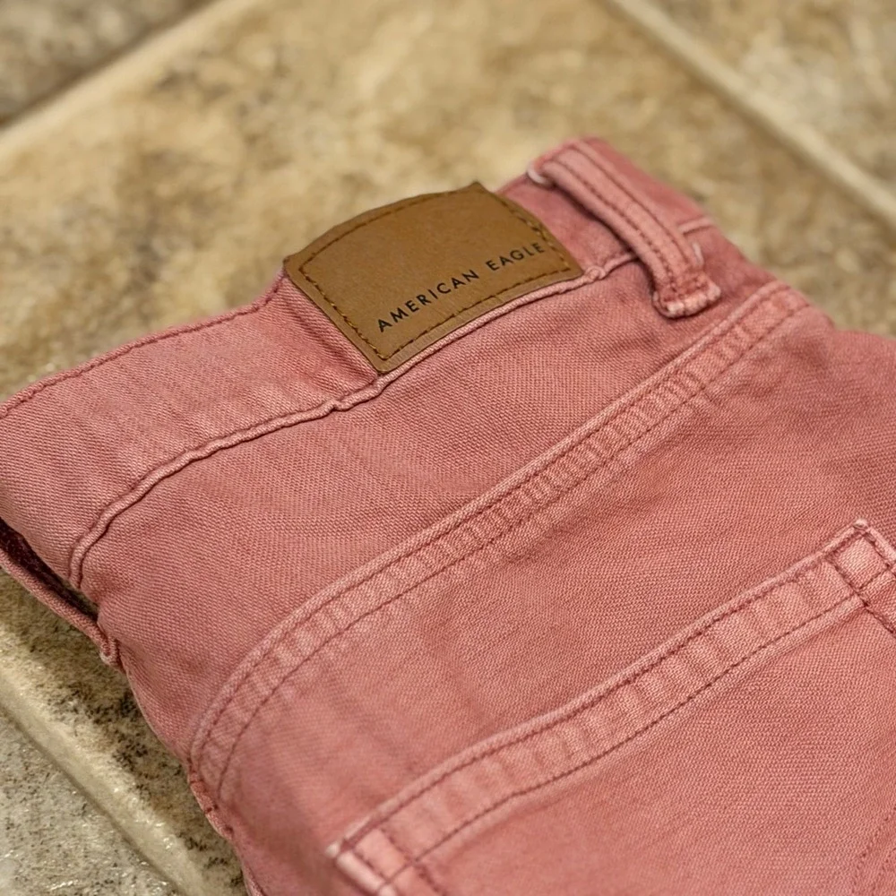 American‎ Eagle Highest Rise Mom Shorts Rose Pink Distressed Denim Womens Size 0